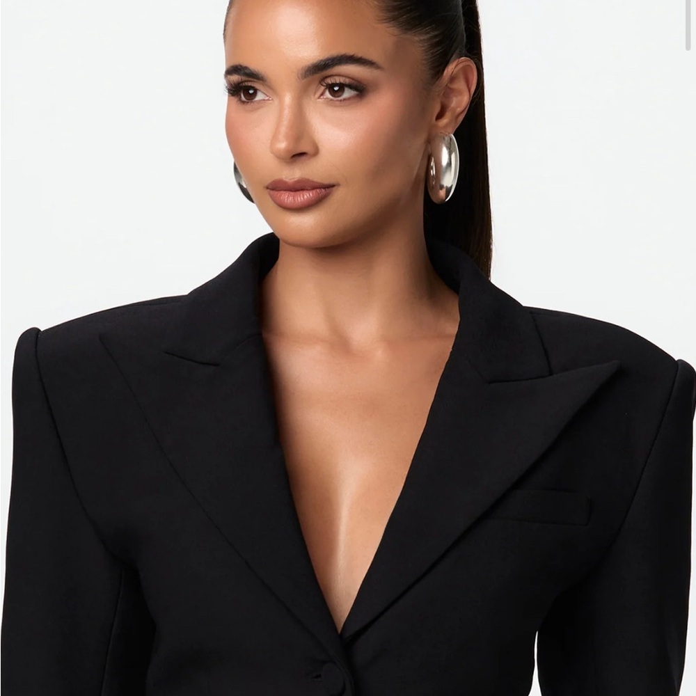 Black power shoulder Women's Blazer - Picture 3 of 6